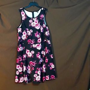 Beautiful city studio dress sz 22w